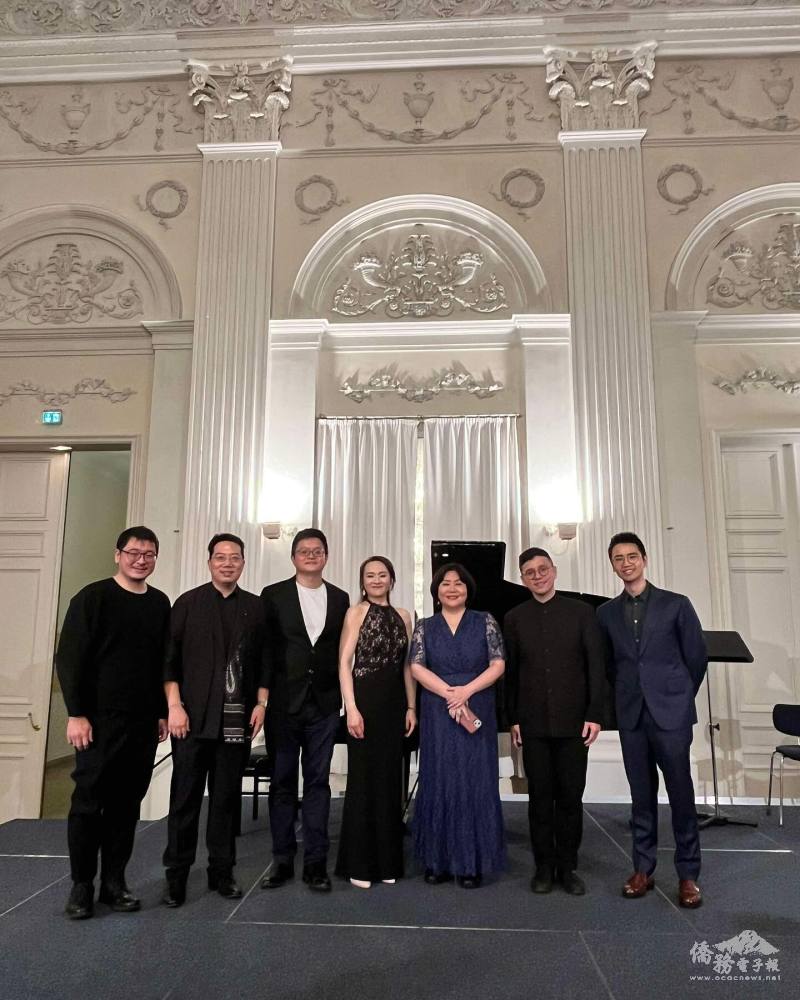 福爾摩沙迴旋曲音樂會在慕尼黑王宮的馬克斯約瑟夫廳的演出