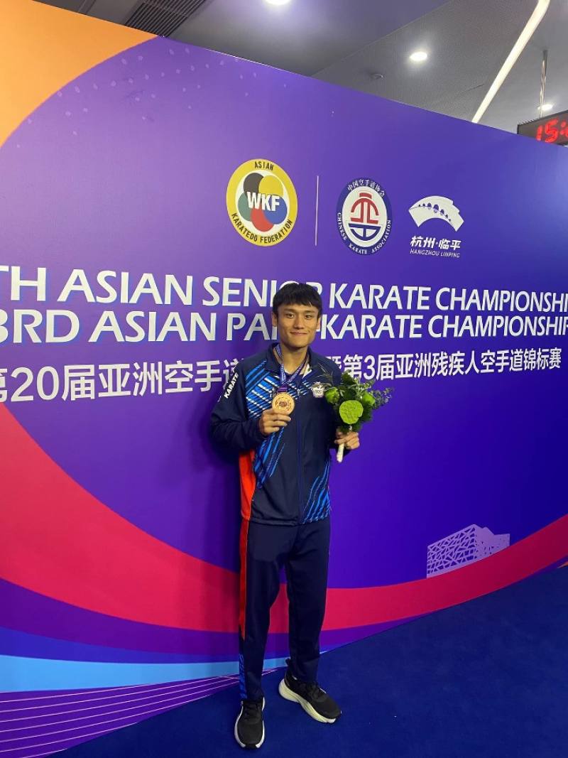 石政中22日在亞錦賽空手道男子個人對打67公斤級摘銅。(圖擷自臺體大空手道隊臉書)