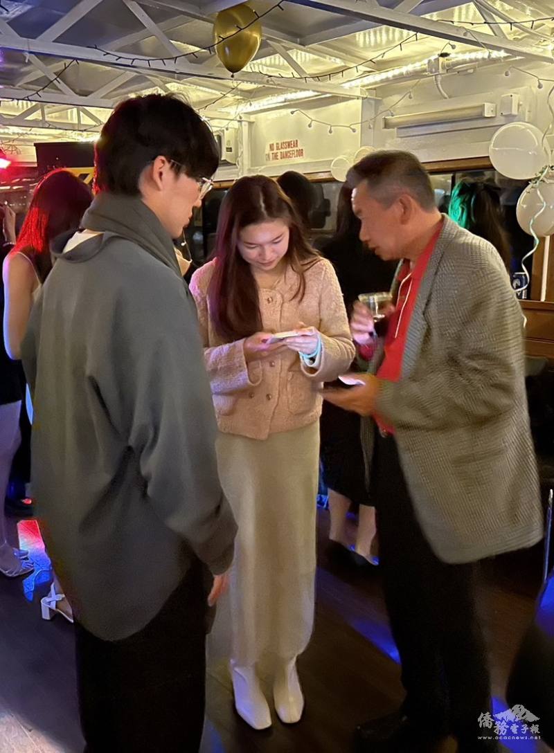 與會者交流熱烈，互相交換資訊