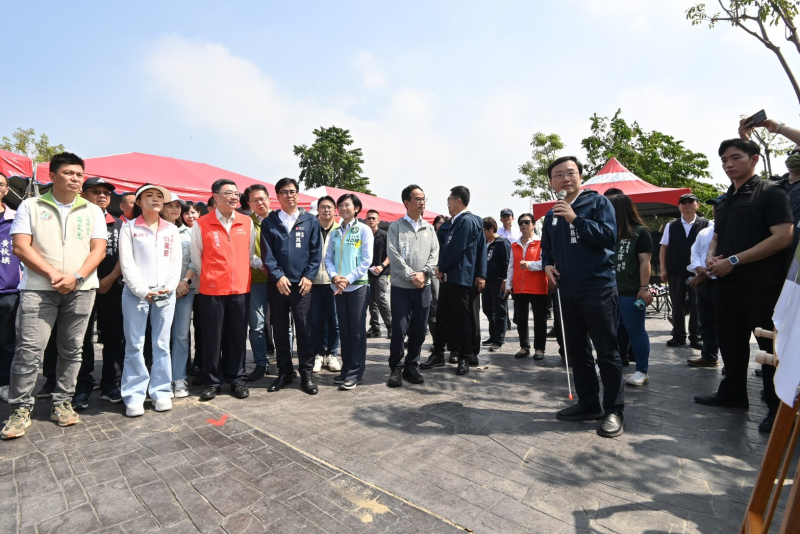 行政院長卓榮泰視察典寶溪芋寮滯洪池後續工程