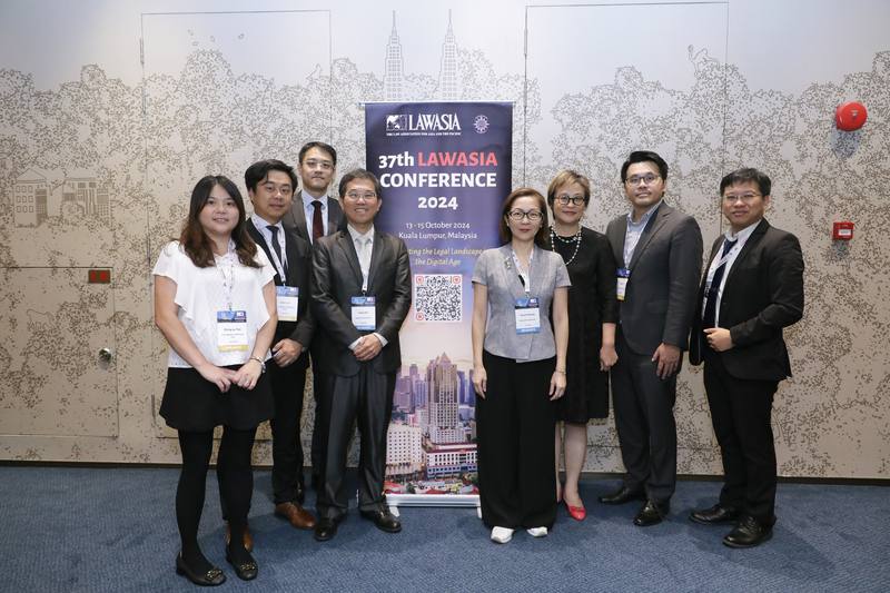 亞洲法學會年會15日閉幕，台灣由全國律師聯合會副理事長、律師黃幼蘭（右4）率團出席這項提升亞太地區法律專業地位的重要論壇。