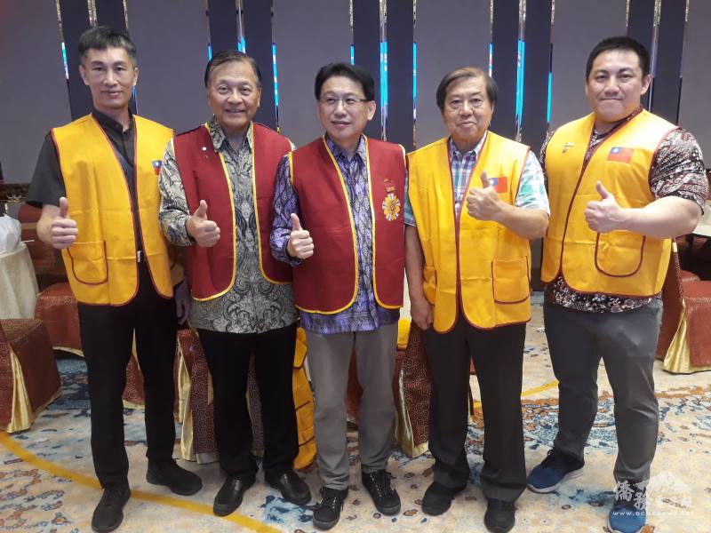 印尼榮光聯誼會，由左至右:王宥權、宋培民、蔡鎮雄、程文光、陳奕穎