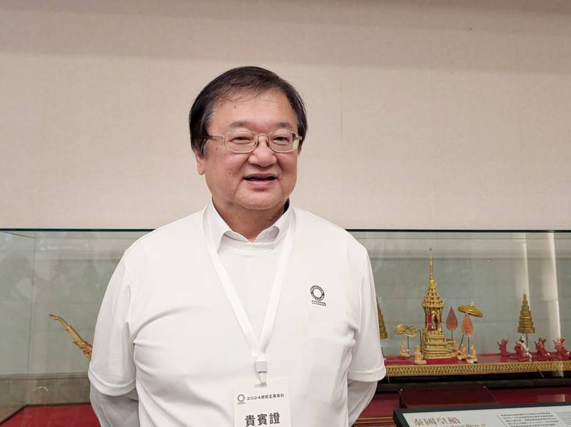 衛福部中醫藥司長蘇奕彰近日接受媒體採訪表示，中藥健保給付低，應從每日定價改成逐項定價。衛福部長邱泰源（圖）28日受訪表示，「健保不是你想做什麼就做什麼」，須經過協商討論；會基於健保永續、珍惜健保資源，讓人民得到更好的健康照顧，共同攜手努力