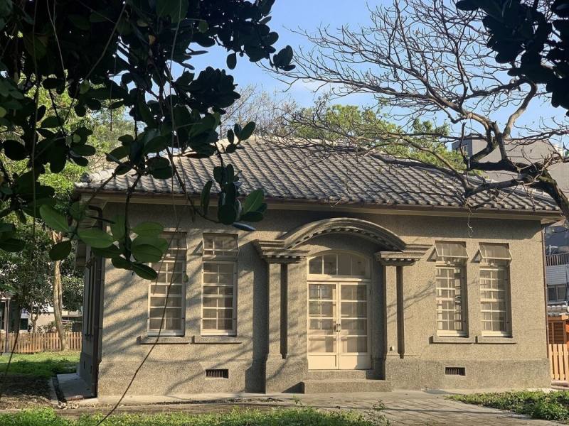 林業及自然保育署花蓮分署歷經2年多規劃設計及施工，完成縣定古蹟「花蓮港山林事業所」整建修復，即日起開放民間業者承租。（林業及自然保育署花蓮分署提供）