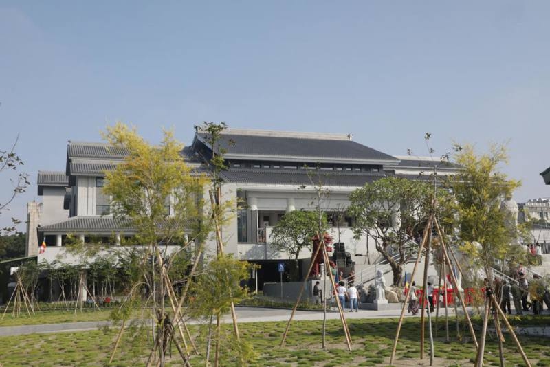 歷史悠久的台南竹溪禪寺自民國94年起進行主體建築群重建，10日舉行落成典禮。（台南市政府提供）