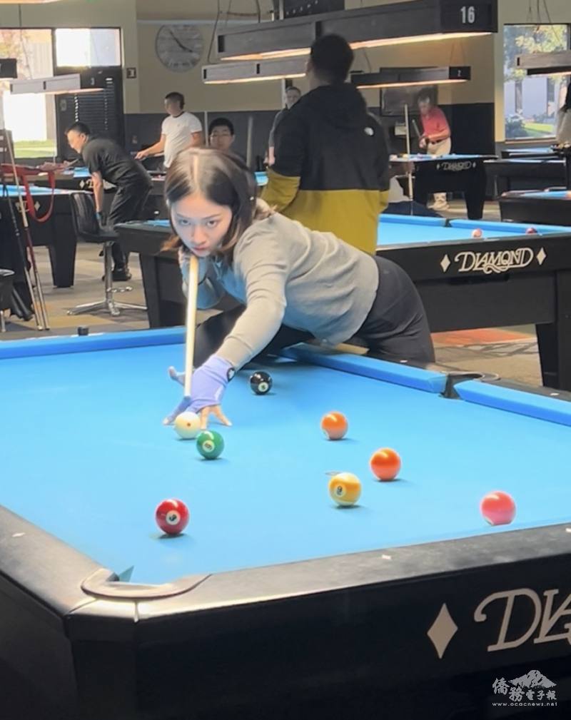 江水淨與球迷打球互動，展現個人特色風格的成名跳球絕技