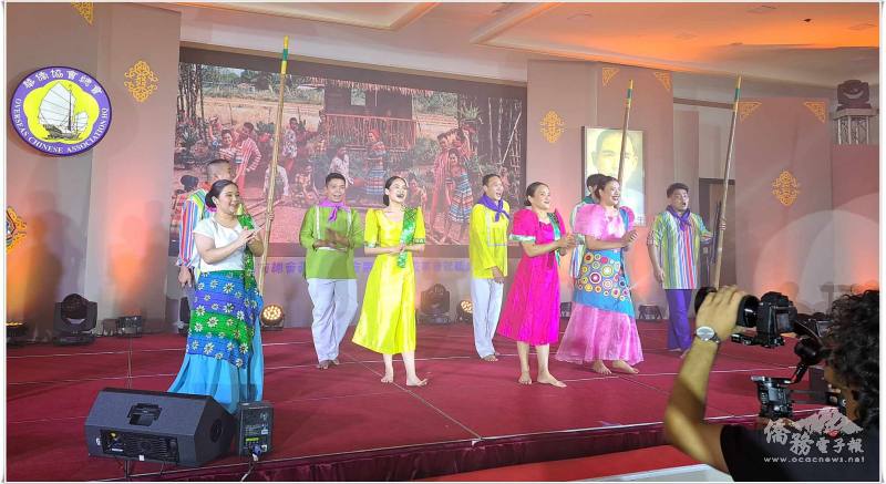 大會現場安排精彩的民俗表演節目，增添歡樂氣氛
