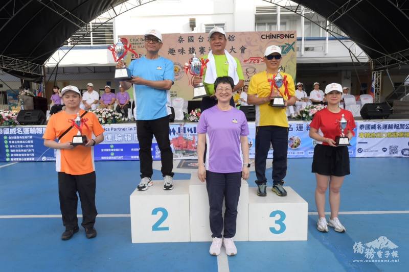 駐泰國代表處公使薛秀媚頒發競賽活動獎盃