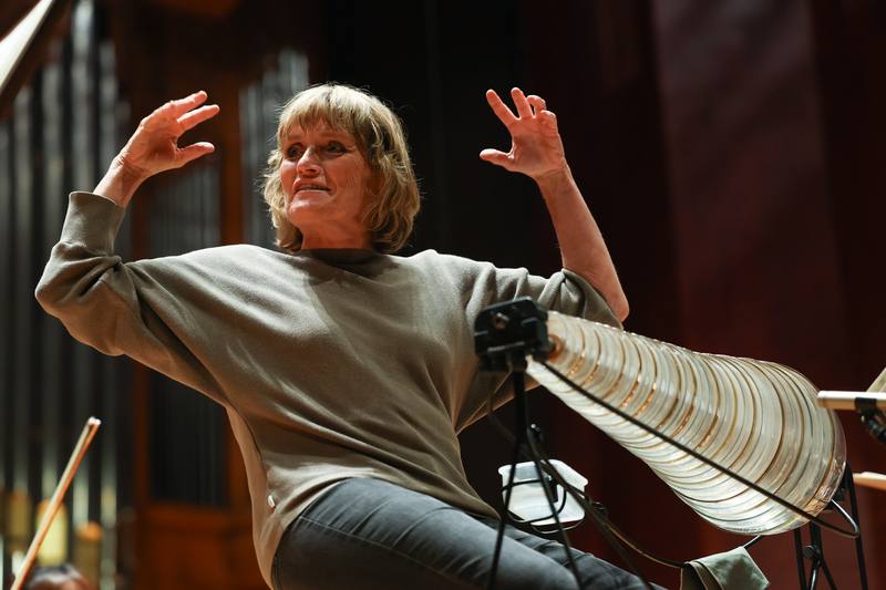 玻璃琴演奏家克里斯塔．勛菲爾丁格（Christa Schönfeldinger）（圖）30日將攜手指揮魏德曼（Jörg Widmann），在NSO國家交響樂團「世代交鋒」音樂會中演出