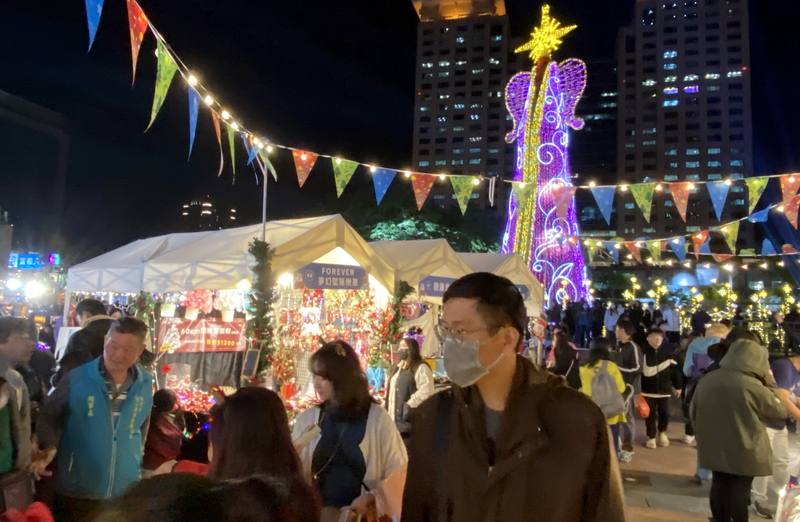 「2024新北耶誕市集」29日起在新北市民廣場熱鬧展開，為推廣新北優質店家並協助花蓮振興經濟，這次市集不僅集結新北地區上百家特色業者，也邀請花蓮6家在地業者參展，為北部民眾帶來獨特的花蓮風味。