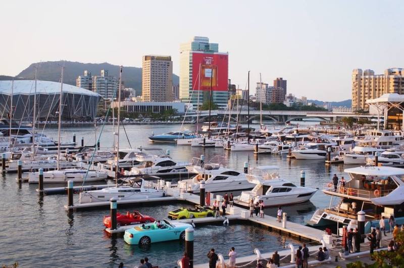 2024台灣國際遊艇展閉幕，亞灣遊艇碼頭展區展出一系列國產製造的頂級遊艇，展現台灣在遊艇設計與製造領域卓越技術。（高雄市海洋局提供）