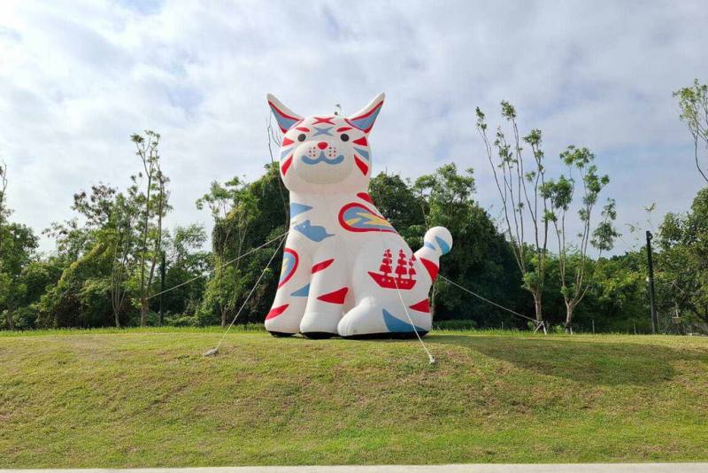 台南隆田文化資產教育園區12月舉辦「2025 舞擺虎 齊祈福」活動，2024台灣文創博覽會期間深受民眾喜愛的台南吉祥物「巷仔Niau」重現。（台南市文化局提供）