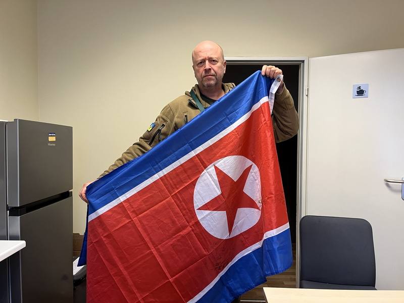 歐曼掌握的情報顯示，目前烏克蘭境內有1萬至1.5萬名北韓士兵，北韓甚至考慮增派至12萬名士兵，烏克蘭士兵已與北韓士兵在戰場上交鋒