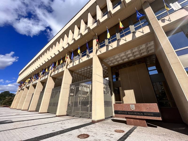 立陶宛新政府施政草案承諾繼續發展與台灣的經濟與文化關係，同時尋求與歐盟和跨大西洋聯盟合作，對中國採取統一方針。圖為立陶宛國會