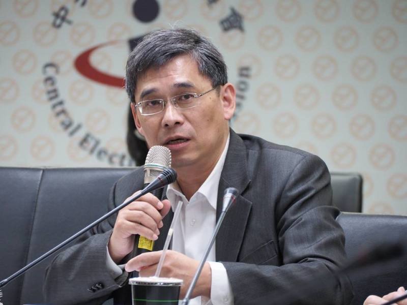 經濟部能源署副署長李君禮表示，經濟部再生能源發展條例已修地熱專章，且地熱探勘、開發、營運階段相關申請、審查程序等相關許可，由中央主導，會同地方進行協同審查。(Rti資料照)