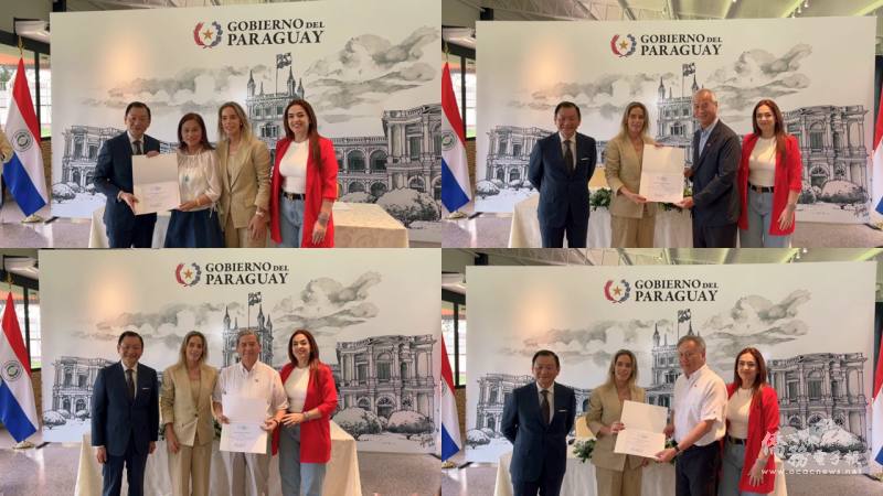 蕾蒂西亞頒發感謝狀表揚僑領劉秀珠、 郭鳳文、江昭萱、邢增傑的善舉