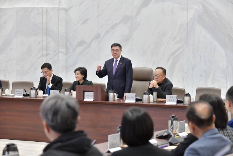 卓榮泰院長特別親赴現場致意