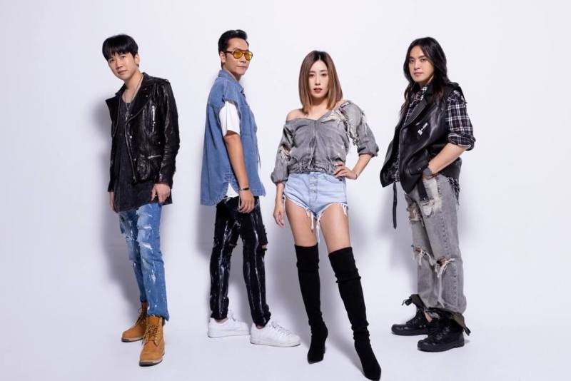 桃園跨年晚會31日晚間將在桃園高鐵站前廣場舉行，市府觀光旅遊局15日公布第1波卡司陣容，小男孩樂團（圖）等將到場，與民眾狂歡同樂。（桃園市政府觀光旅遊局提供）