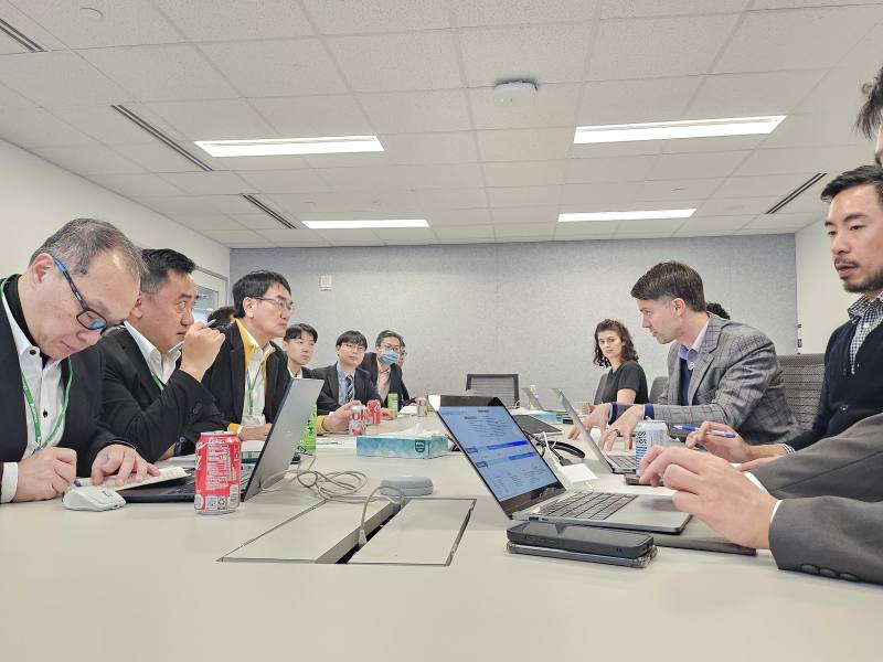 林次長宜敬於本次出訪期間與Meta公司產品及法遵團隊會晤，商討Meta規劃的相關作為