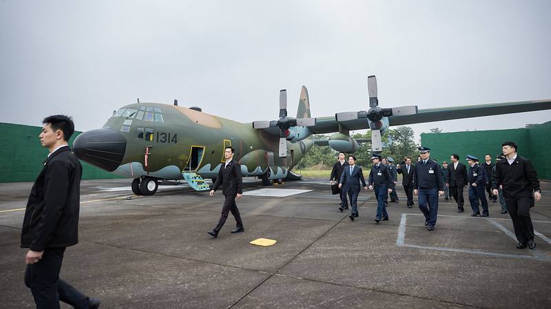 賴清德總統27日下午前往屏東勗勉空軍第六聯隊第十空運大隊