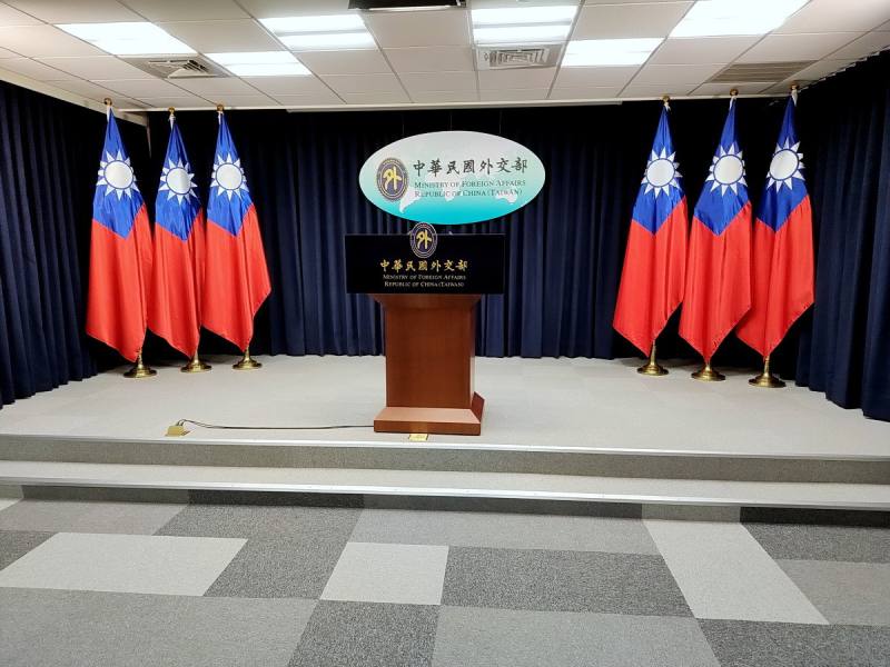 外交部30日表示，2025年會秉持自信、韌性，以專業且彈性態度把握新局，善用優勢克服挑戰