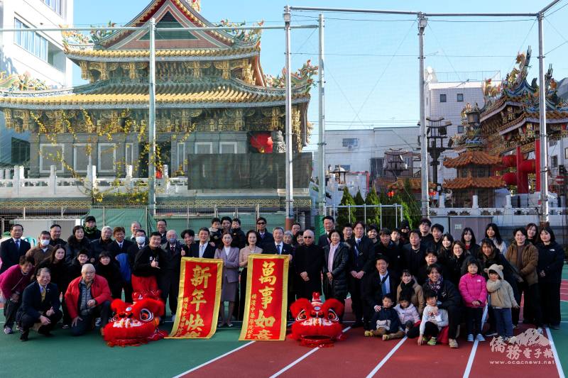 校友會表演祥獅獻瑞舞獅