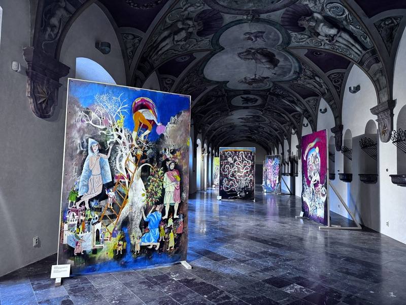 烏克蘭哈爾科夫（Kharkiv）兒童創作的藝術作品「地下花園」近期在捷克特洛伊宮堡（Troja Chateau）展出