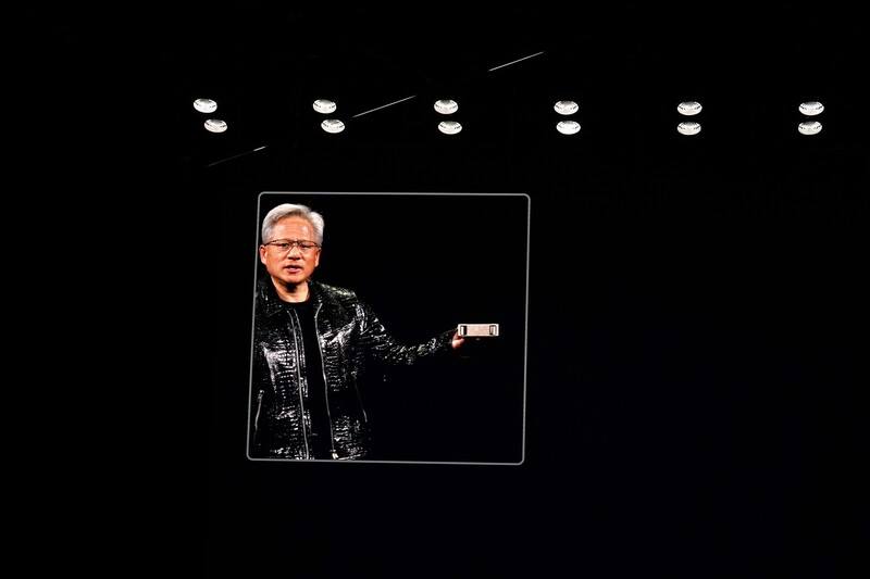 輝達執行長黃仁勳7日在CES宣布可視為迷你DGX系統的Project DIGITS，搭載與聯發科共同開發的GB10超級晶片