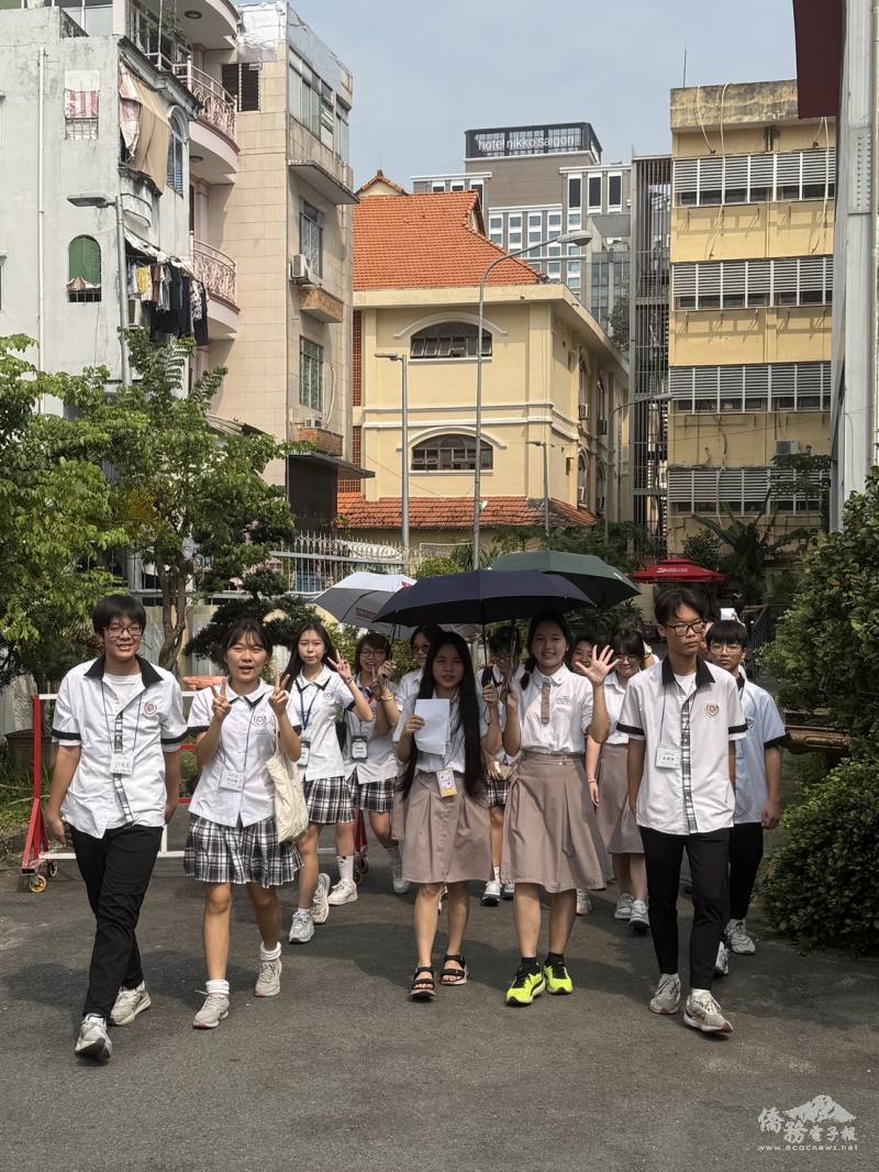 學生參與校園導覽