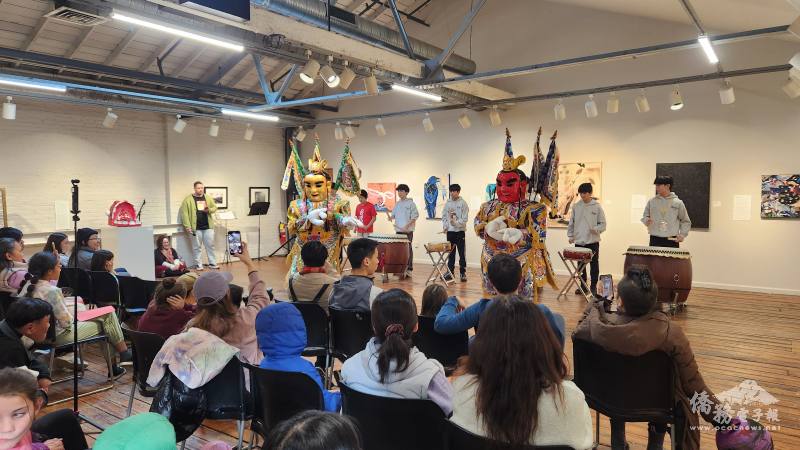 電音三太子鼓隊表演動感新曲目：星期五晚上