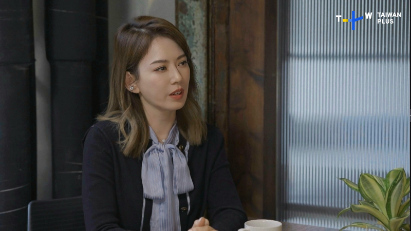 系列節目由主持人Melody帶領觀眾穿上眾多成功女力的鞋子，一同追索她們奮鬥的足跡。