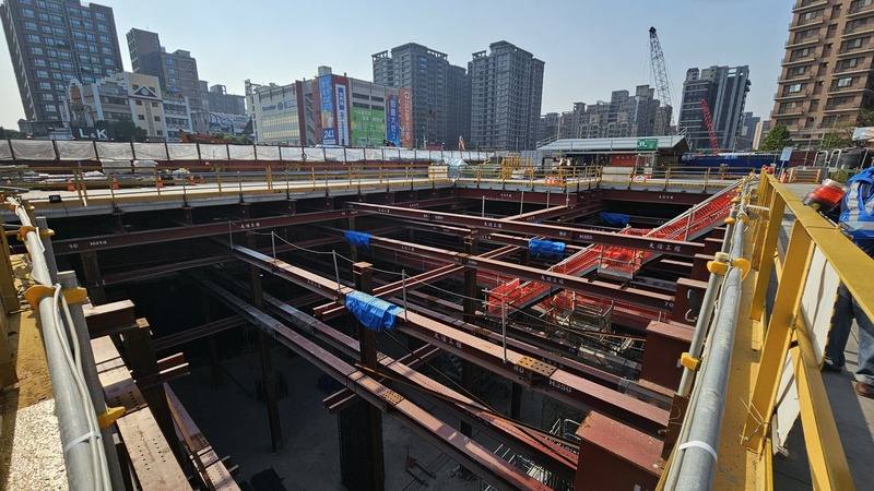 新北市捷運局表示，北環段2031年完工通車後，北機廠地上將恢復為環保公園綠地，並預留五泰輕軌的銜接點。(中央社提供)