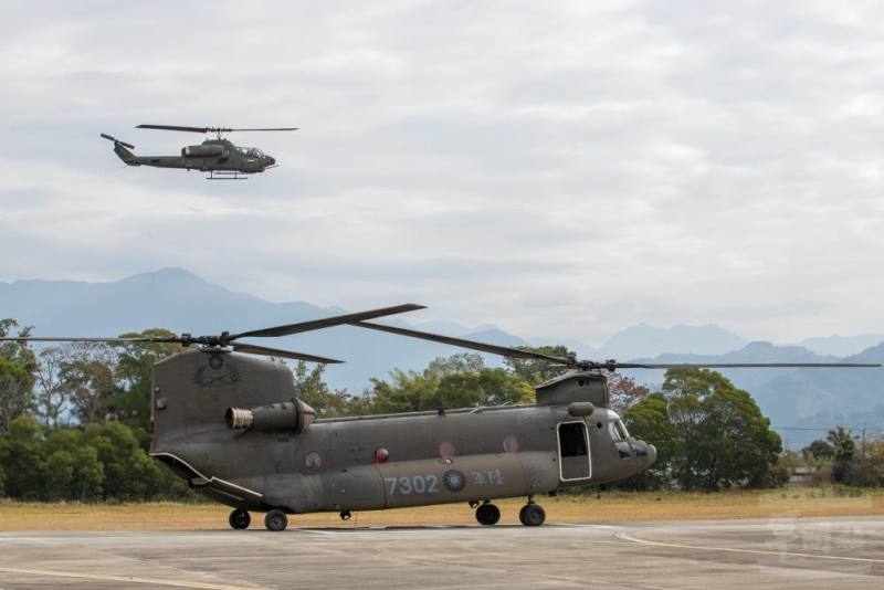 黑鷹體驗營安排CH-47SD運輸直升機滑行試乘。（軍聞社提供)
