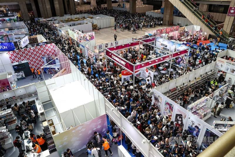 第13屆台北國際動漫節將在2月登場，主辦單位估計5天展期將有48萬參觀人次。圖為第12屆台北國際動漫節開幕當天人潮。（中央社檔案照片）