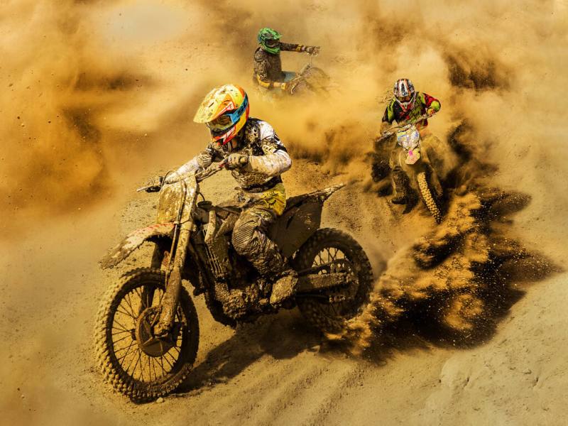 清華大學核子工程與科學研究所教授梁正宏先天色弱，從62歲才開始學習攝影，閒暇之餘會跟著攝影學會四處找題材，累積多張作品參加國際攝影大賽獲肯定，他認為，只要捕捉到一張能讓自己感動的畫面，再辛苦也心甘情願。（梁正宏提供）