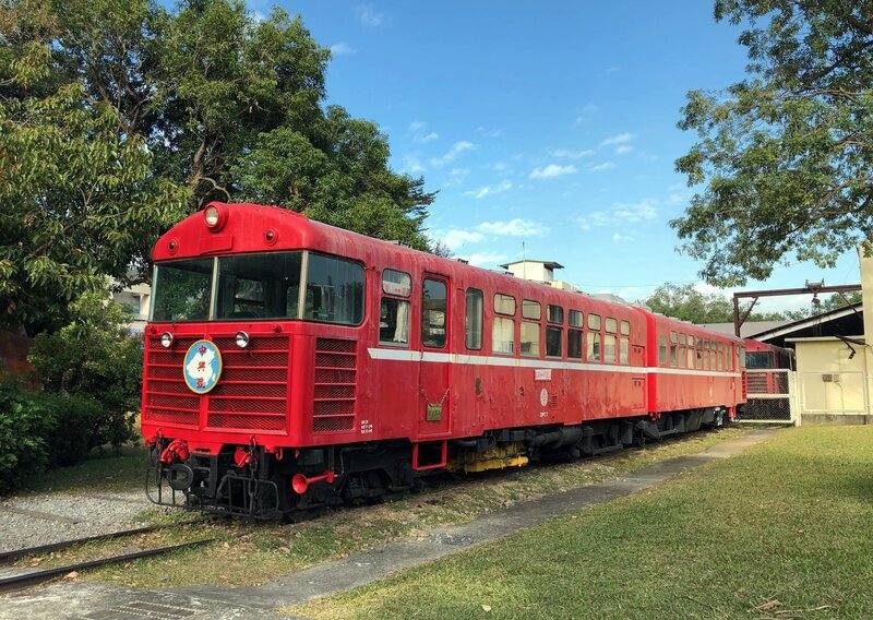 阿里山林業鐵路轉型觀光，柴油客車1963年登場，以「中興號」名稱首航，目前陳列在嘉義車庫園區