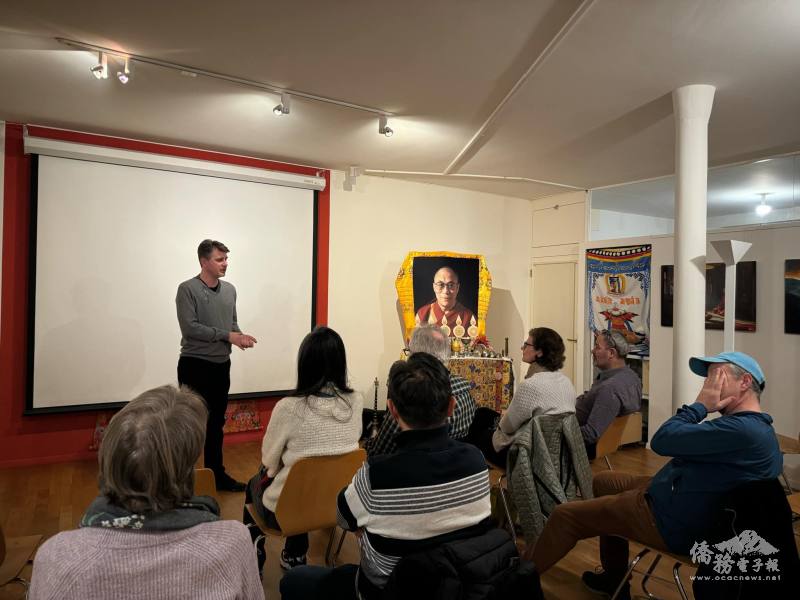 瑞士小旺萊文化協會會長開場致詞