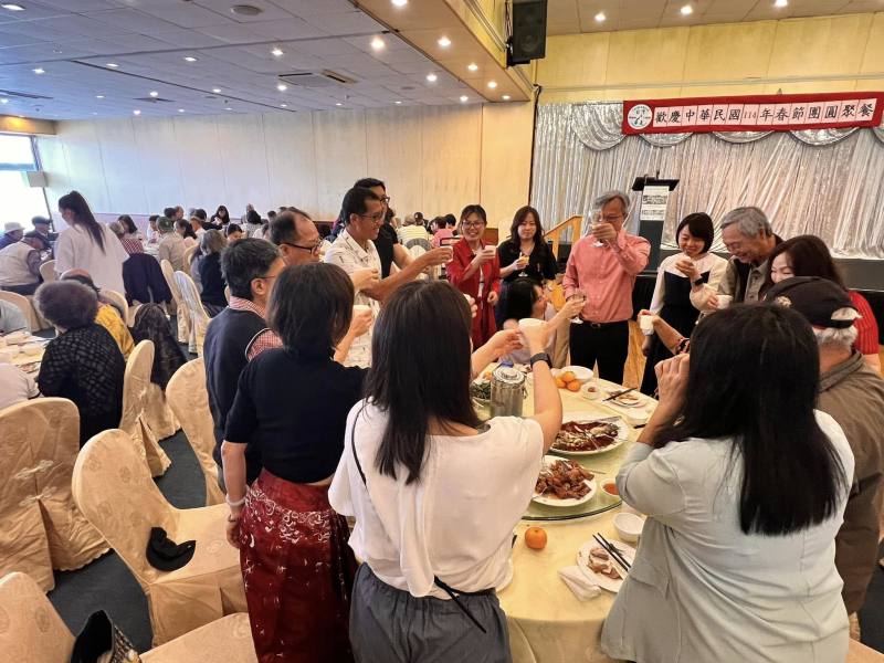 每次的聚會宛如好友相逢，帶給彼此深層的交流，凝聚華人向心力。