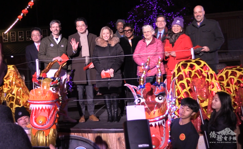 貴賓們為金龍點睛