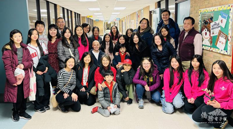 新年晚會工作人員及FASCA學生大合照