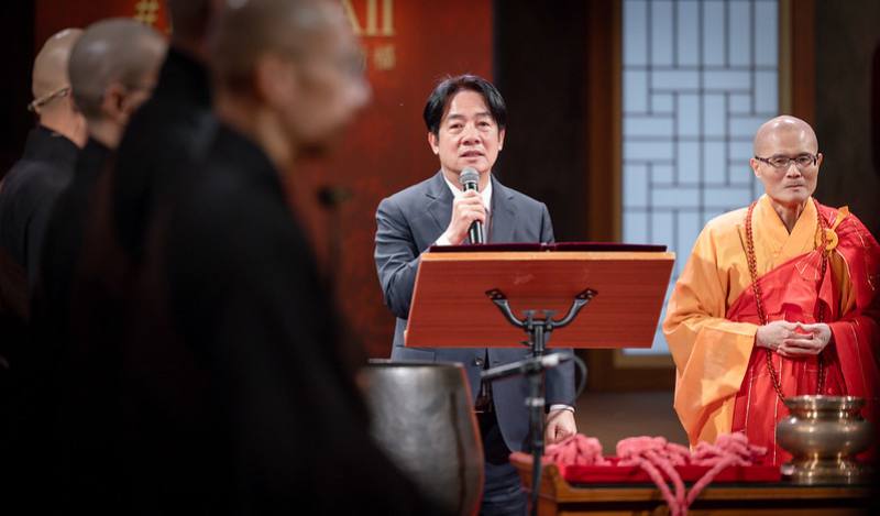 總統出席「法鼓山除夕撞鐘‧為世界祈福活動」並致詞