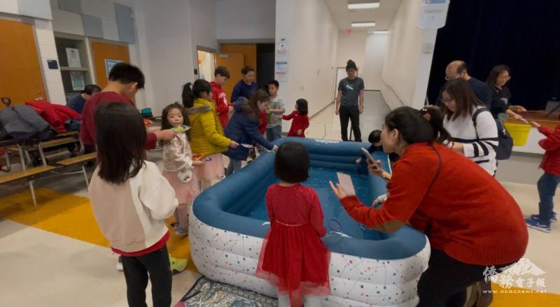 在海外學校體驗台灣夜市撈金魚