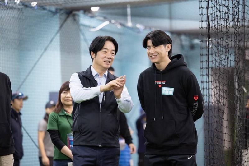 總統出席「2024中職球員工會回饋列車」活動