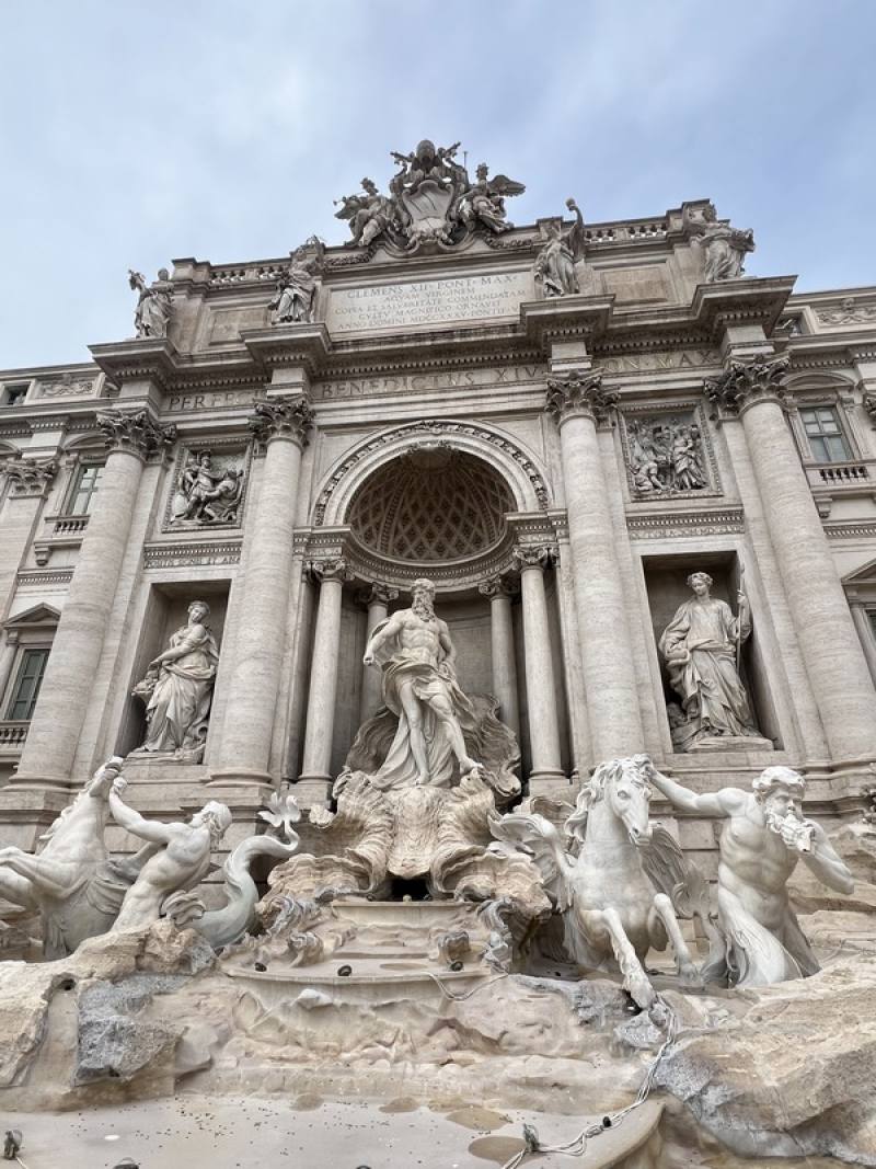 羅馬知名景點許願池去年也曾將池水抽乾整修，現已整修完畢重新開放