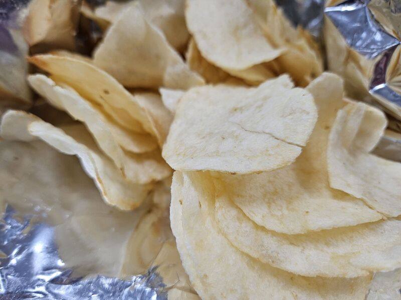 美國食品藥物管理局（FDA）回收知名洋芋片品牌樂事（Lay's）生產商菲多利（Frito-Lay）公司旗下一款13盎司「派對分享包」（Party Size）經典薯片。衛福部食藥署30日表示，經確認這款洋芋片並未輸入台灣。圖為示意圖。