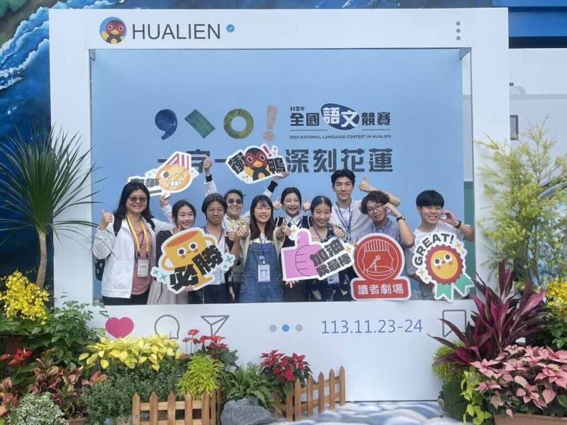 台北市立復興高中在113年全國語文競賽台語讀者劇場項目中拿下特優，指導老師透露，秘訣就是給予孩子自主性，鼓勵他們共學，在日常生活營造台語環境。（復興高中提供）