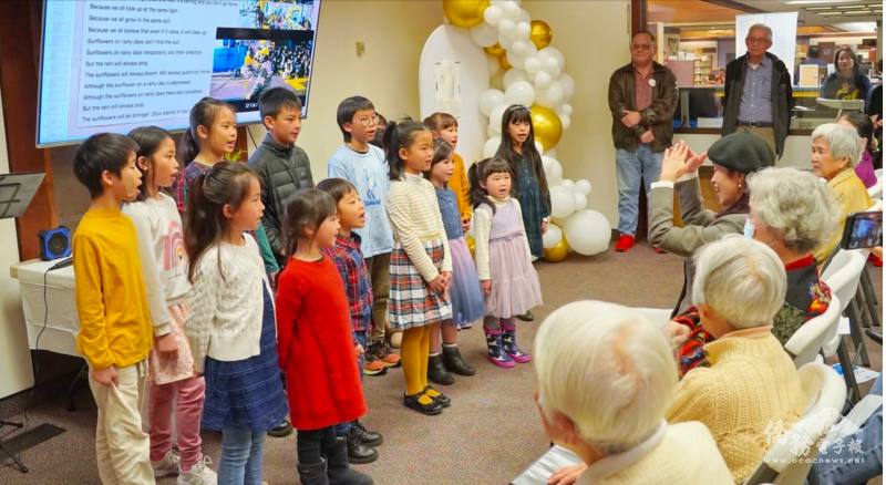 東灣臺灣同鄉會兒童合唱團演場「雨天的太陽花」