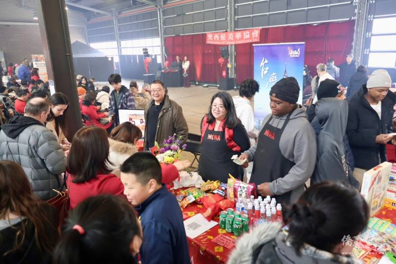 絡繹不絕的人潮，對臺灣文化展現高度興趣