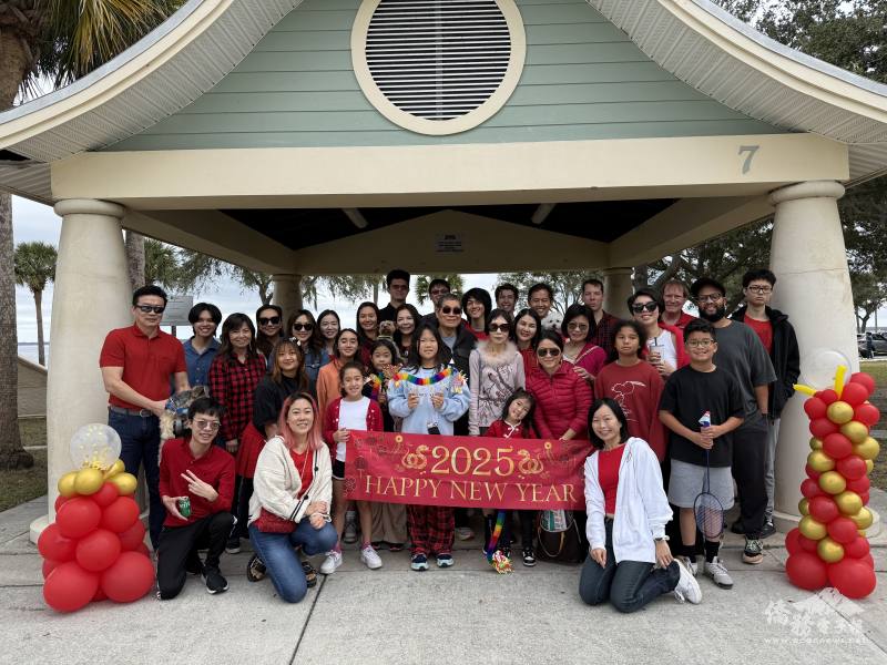 奧蘭多姊妹會新春好運「蛇」進來野餐會