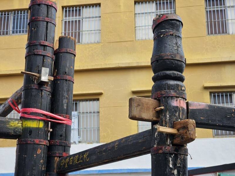 屏東縣佳冬鄉六根村三山國王廟福廠已有147年歷史，是全台唯一僅存木造福廠，特色為不用釘子、全用榫接，目前正申請登錄無形文化資產。（民眾提供）